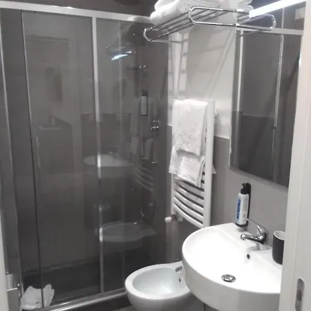 Astoria Golden Gate 2* روما